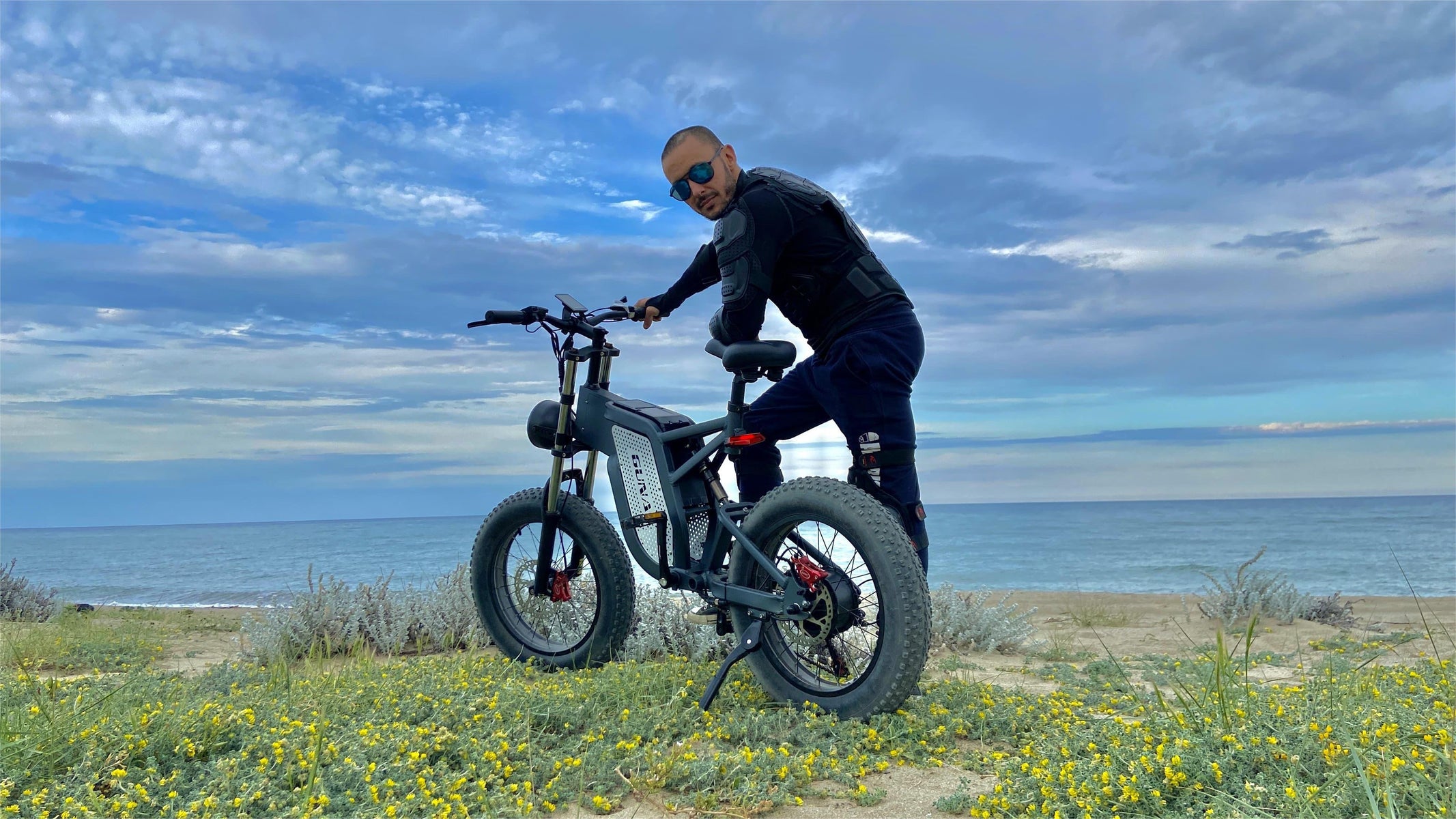 GUNAI  electric bike,e bikes,eco bike electric,bike mountain electric,Off-road e bikes, High range electric bicycle，   Fat tyre electric mountain bike   electric motorbike 